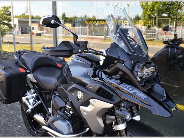 bmw - r-1250-gs-triple-black