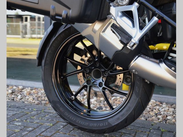 bmw - r-1250-gs-triple-black