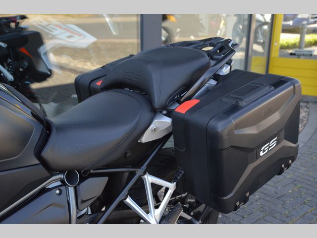 bmw - r-1250-gs-triple-black