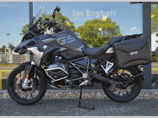 bmw - r-1250-gs-triple-black