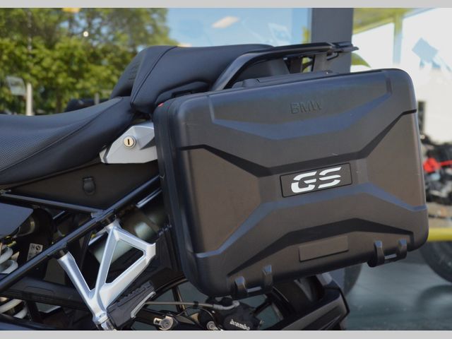bmw - r-1250-gs-triple-black