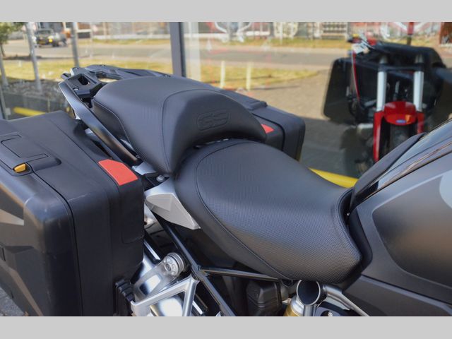 bmw - r-1250-gs-triple-black