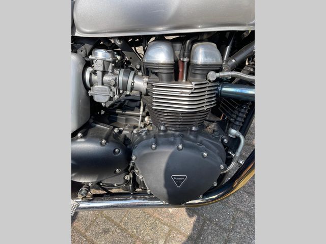 triumph - thruxton