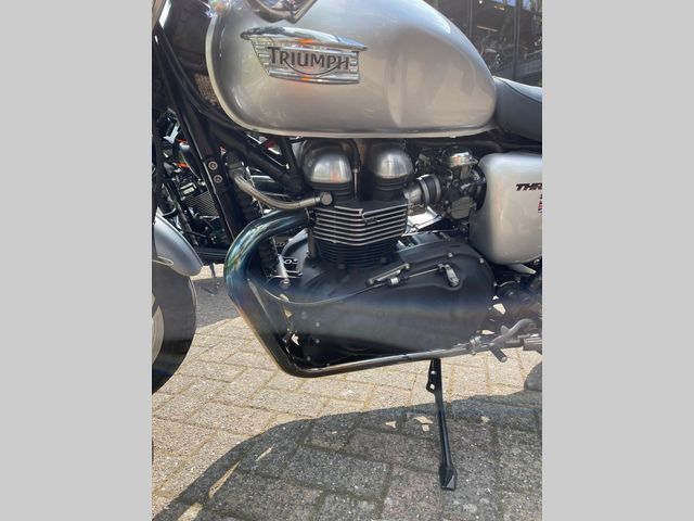 triumph - thruxton