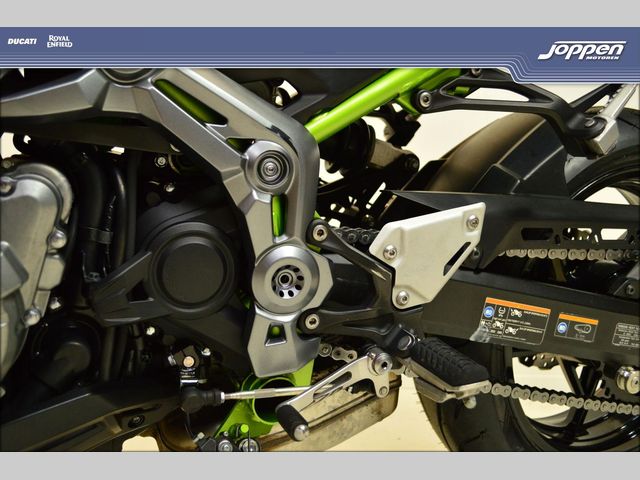 kawasaki - z900
