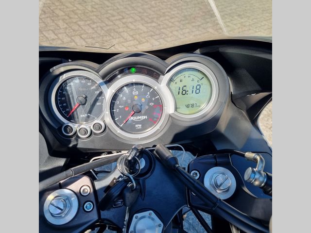 triumph - sprint-gt-abs