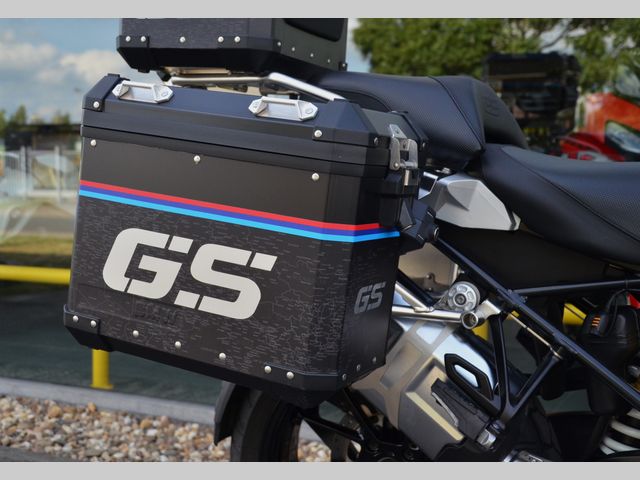 bmw - r-1250-gs-triple-black