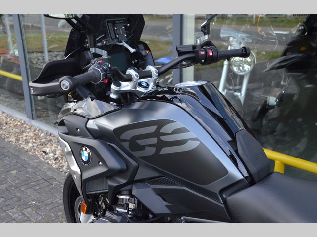 bmw - r-1250-gs-triple-black