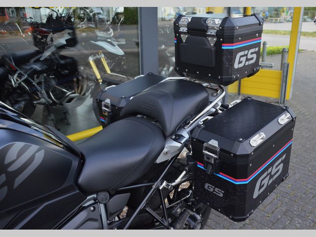 bmw - r-1250-gs-triple-black