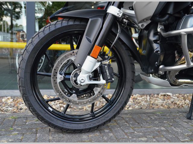 bmw - r-1250-gs-triple-black