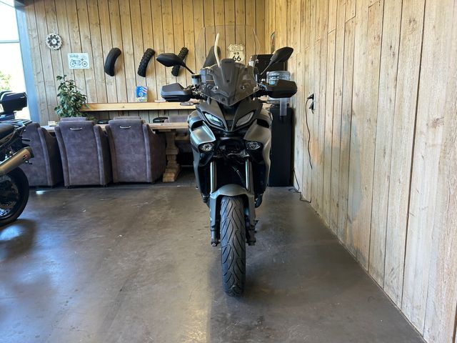 yamaha - tracer-9