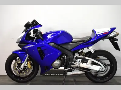 HONDA CBR 600 RR – foto 4