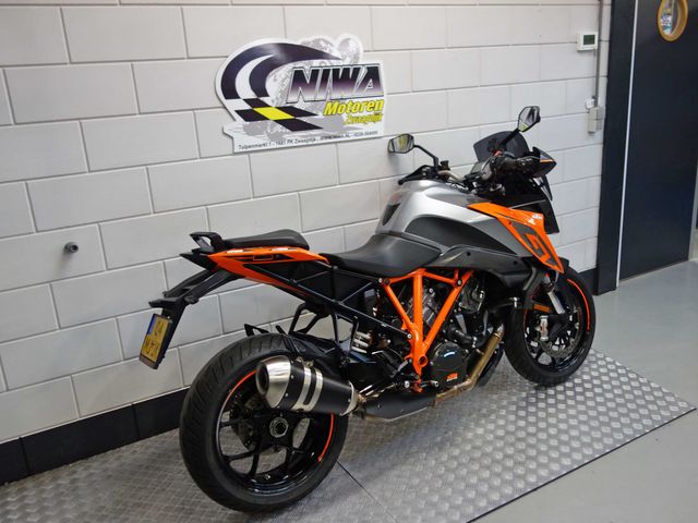 ktm - 1290-super-duke-gt