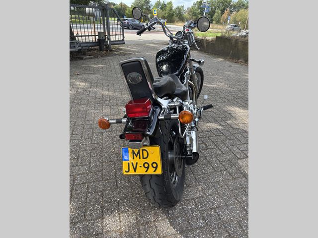 suzuki - vs-1400-intruder
