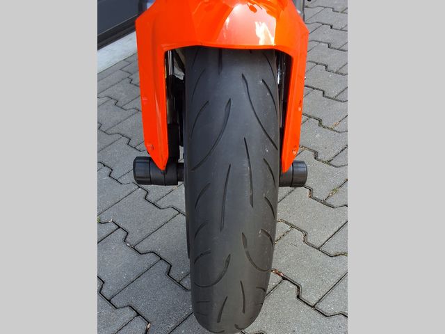 ktm - 1290-super-duke-r