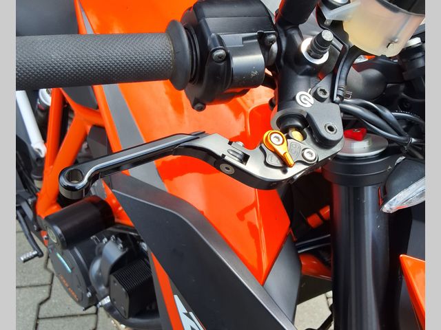 ktm - 1290-super-duke-r