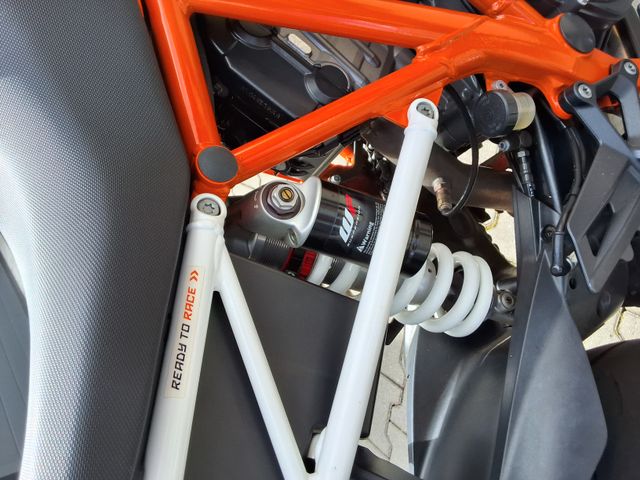ktm - 1290-super-duke-r