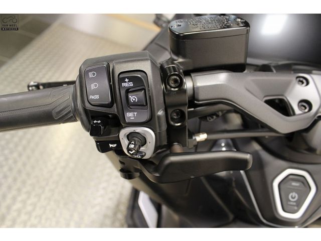 yamaha - tmax-tech-max