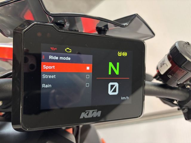 ktm - 1290-super-duke-r