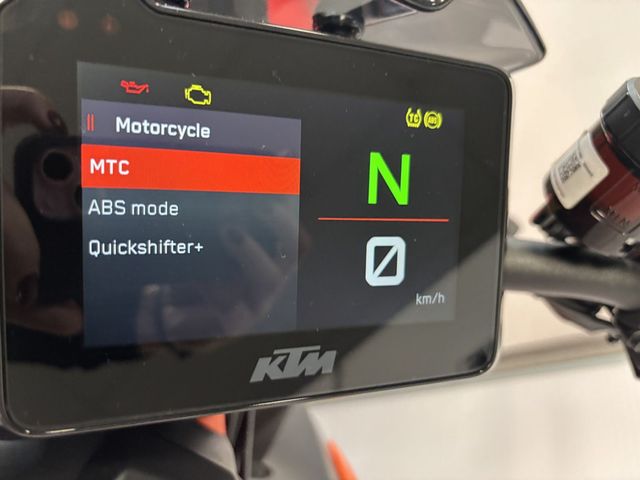 ktm - 1290-super-duke-r