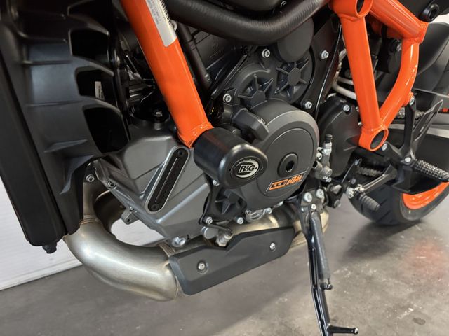 ktm - 1290-super-duke-r