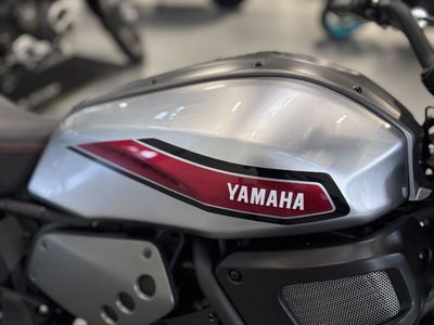 YAMAHA XSR 700 – foto 2