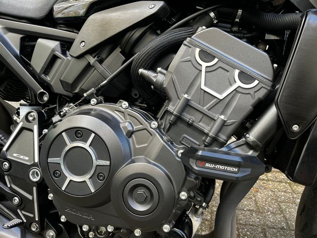 honda - cb-1000-r-black-edition