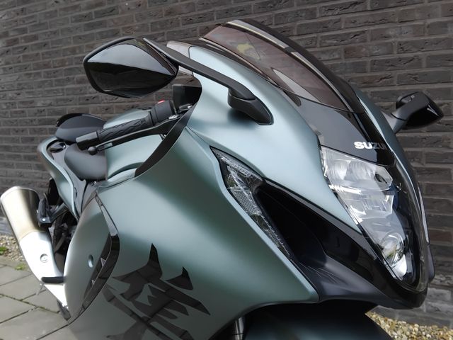 suzuki - gsx-r-1300-hayabusa