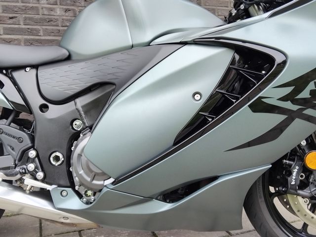 suzuki - gsx-r-1300-hayabusa