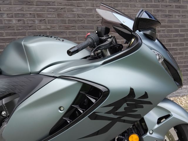suzuki - gsx-r-1300-hayabusa