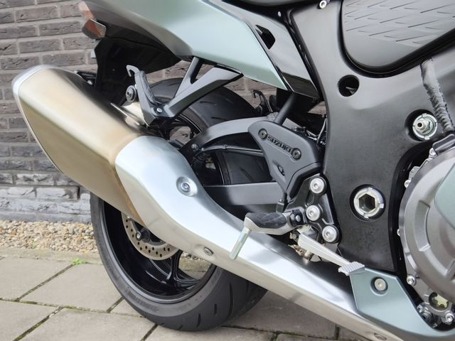 suzuki - gsx-r-1300-hayabusa