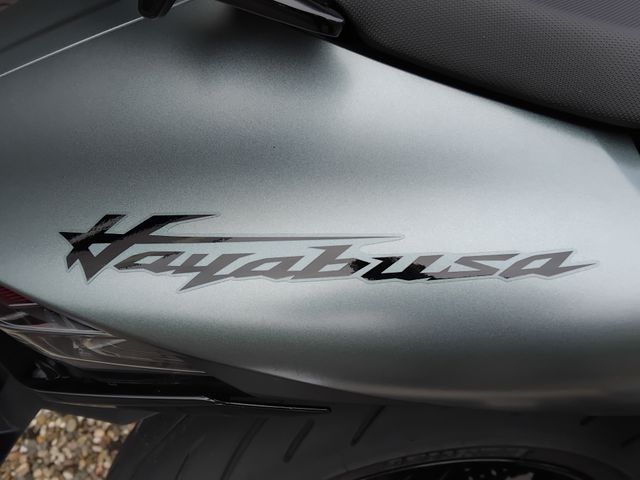 suzuki - gsx-r-1300-hayabusa