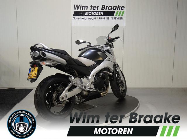 suzuki - gsr-600