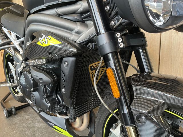 triumph - speed-triple-rs