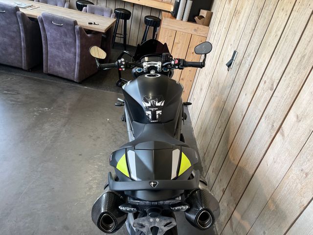 triumph - speed-triple-rs