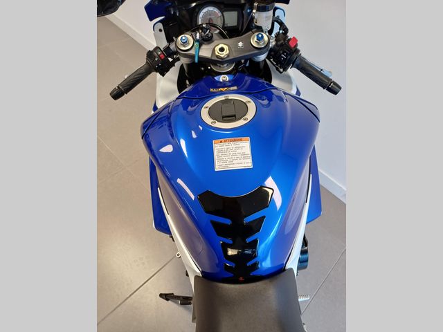 suzuki - gsx-r-750