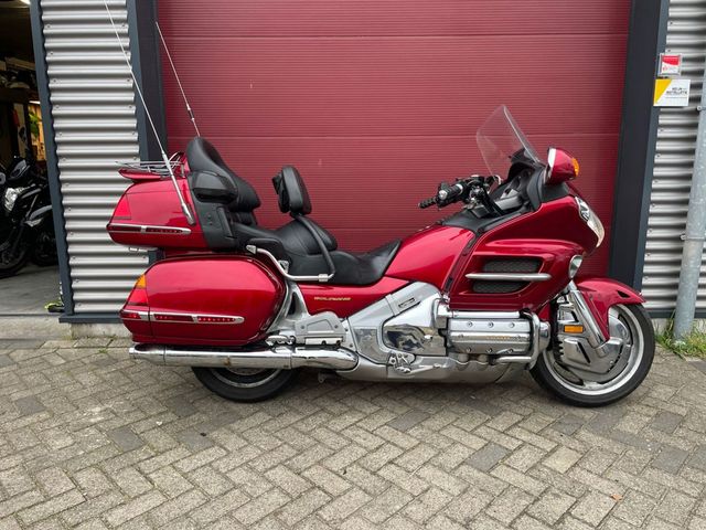 honda - gl-1800-goldwing-c-abs