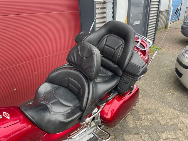 honda - gl-1800-goldwing-c-abs