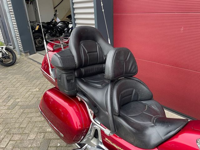 honda - gl-1800-goldwing-c-abs