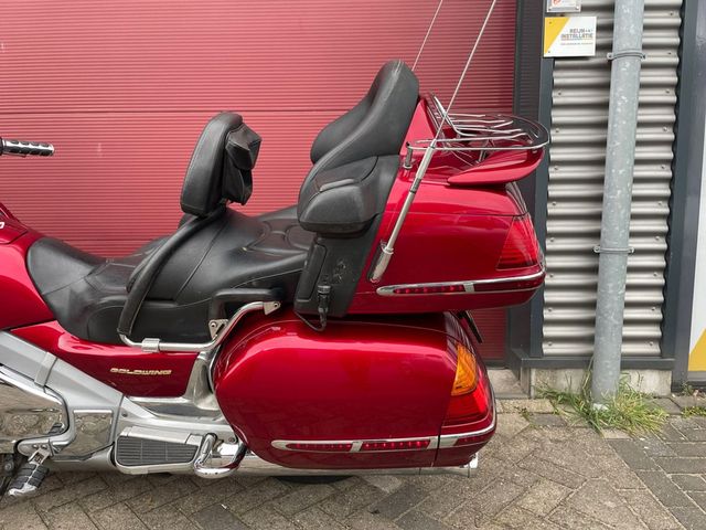 honda - gl-1800-goldwing-c-abs