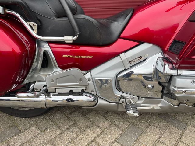 honda - gl-1800-goldwing-c-abs