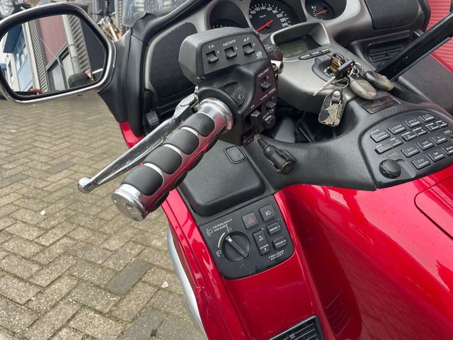 honda - gl-1800-goldwing-c-abs