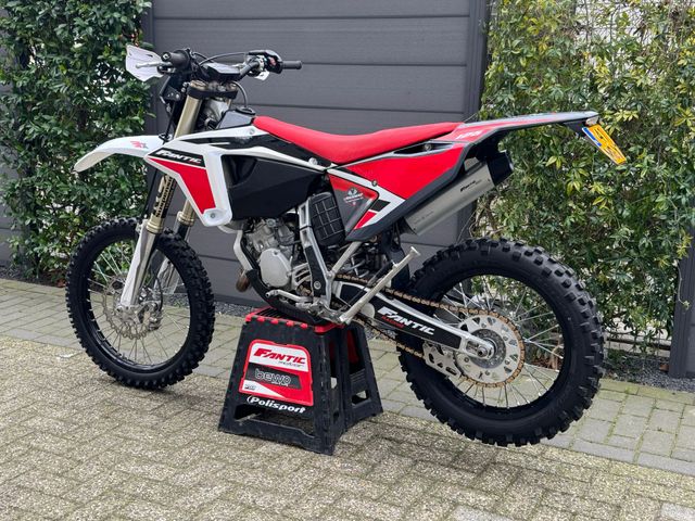 fantic - xe-125-2t