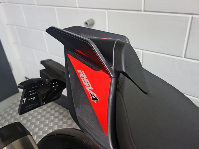 aprilia - rsv-4-r