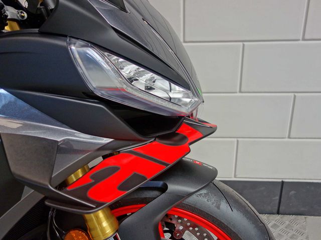 aprilia - rsv-4-r