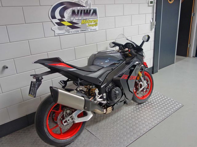 aprilia - rsv-4-r