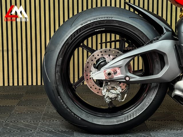ducati - panigale-v4-s