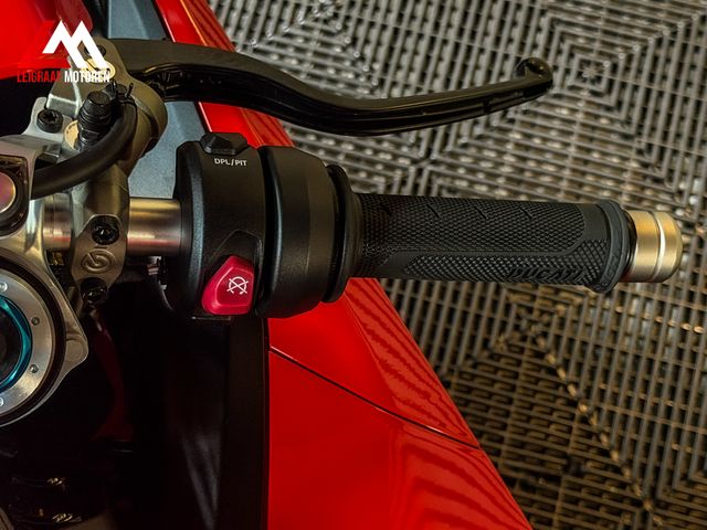 ducati - panigale-v4-s