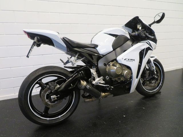 honda - cbr-1000-rr-fireblade