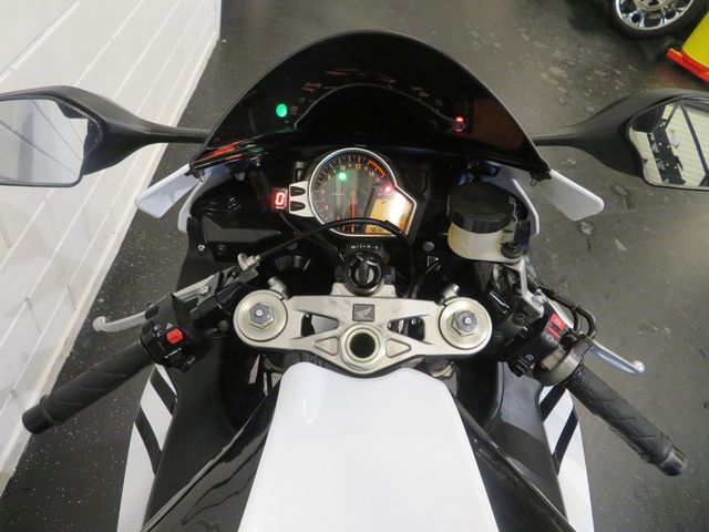 honda - cbr-1000-rr-fireblade